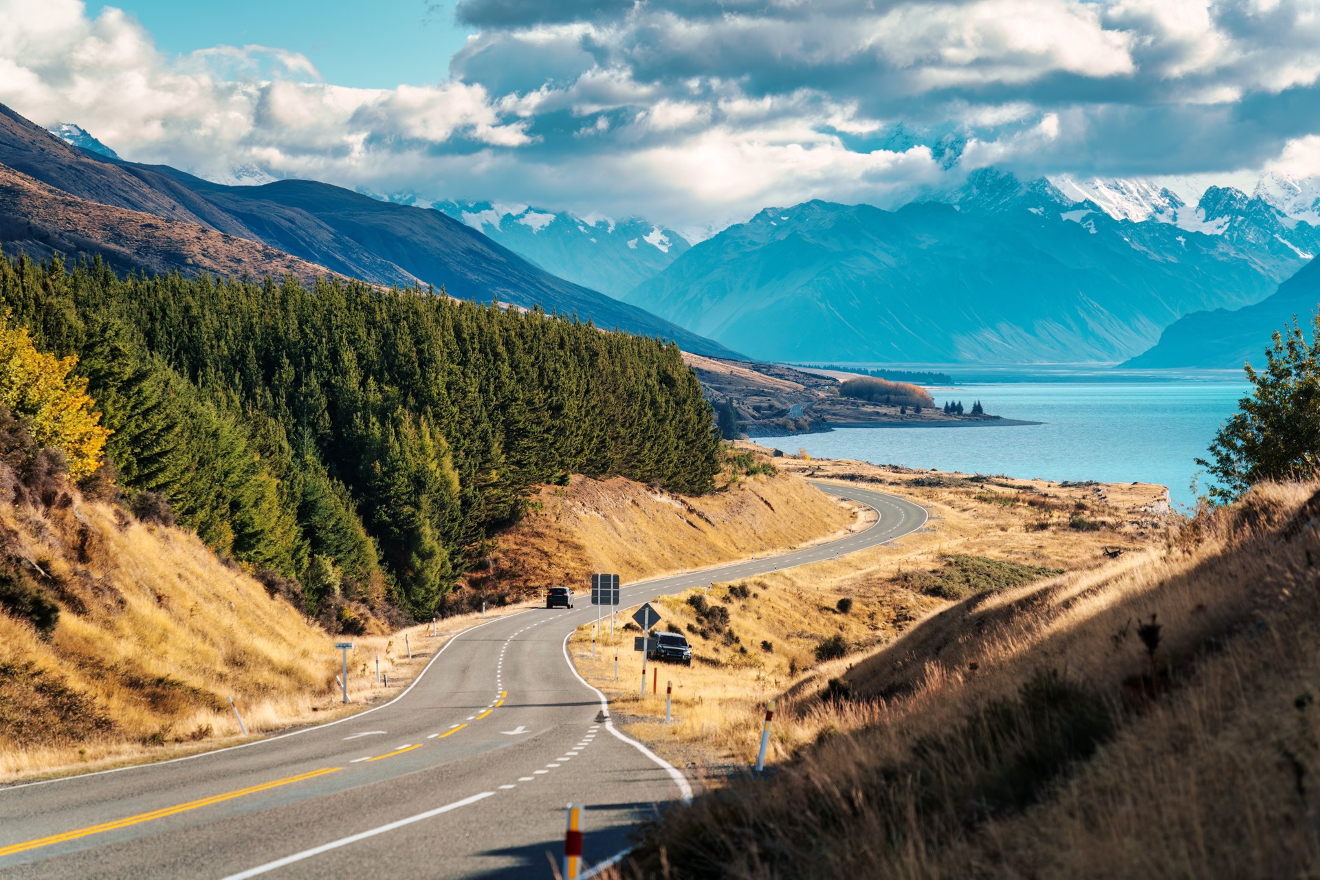 Winding road through New Zealand mountains